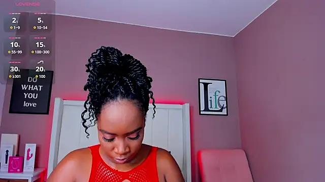 Britanymooree online show from 15, 12, 2025