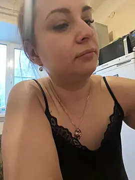 Snapshot of OlgaBuzzz chatting on 13, 2, 2025 OlgaBuzzz online show from 13, 2, 2025