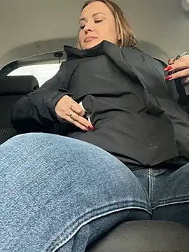 Snapshot of OlgaBuzzz chatting on 28, 2, 2025 OlgaBuzzz online show from 28, 2, 2025