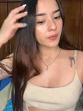 Snapshot of Veronica_isaza__ chatting on 4, 7, 2026 Veronica isaza online show from 4, 7, 2026