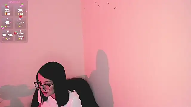 Snapshot of lovely__martina chatting on 28, 10, 2025 lovely  martina online show from 28, 10, 2025