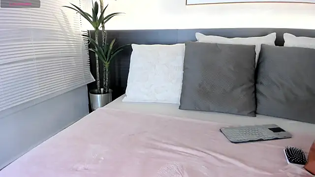 StacyRigel online show from 29, 10, 2025