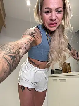 Divina X  online show from 11, 3, 2026