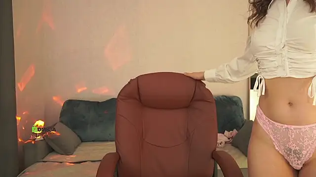 Snapshot of Victoria1Love chatting on 1, 2, 2025 Victoria1Love online show from 1, 2, 2025