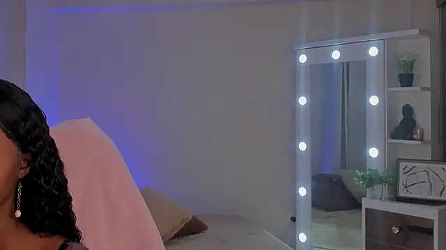 Snapshot of SavannahWildee chatting on 11, 1, 2025 SavannahWildee online show from 11, 1, 2025