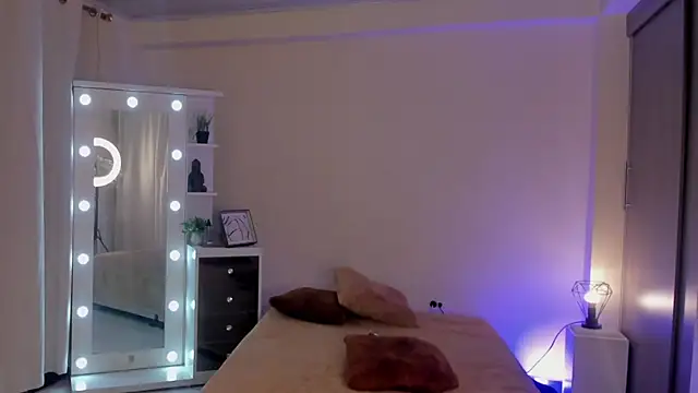 Snapshot of SavannahWildee chatting on 14, 3, 2025 SavannahWildee online show from 14, 3, 2025