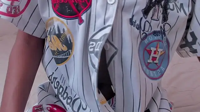 Snapshot of SavannahWildee chatting on 17, 10, 2025 SavannahWildee online show from 17, 10, 2025