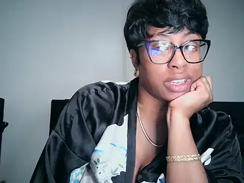 Nyxie Chaos online show from 15, 4, 2026