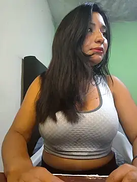 Snapshot of yuliparis chatting on 9, 12, 2024 yuliparis online show from 9, 12, 2024