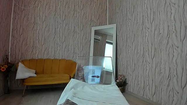 Snapshot of AishaRouhi chatting on 15, 2, 2025 AishaRouhi online show from 15, 2, 2025