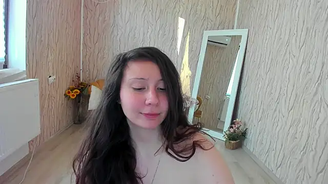 Snapshot of AishaRouhi chatting on 8, 3, 2025 AishaRouhi online show from 8, 3, 2025