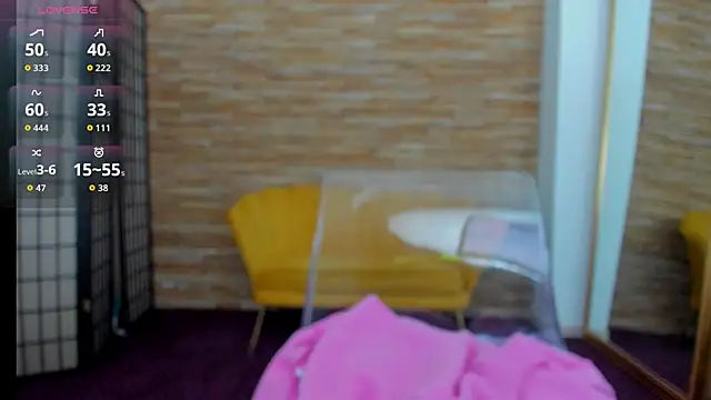 Snapshot of AishaRouhi chatting on 25, 9, 2025 AishaRouhi online show from 25, 9, 2025