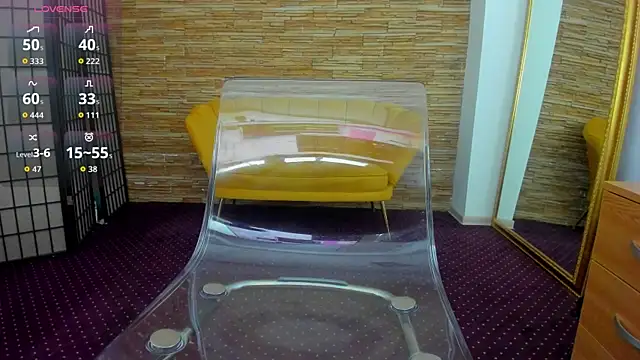 Snapshot of AishaRouhi chatting on 4, 10, 2025 AishaRouhi online show from 4, 10, 2025