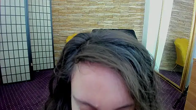 Snapshot of AishaRouhi chatting on 11, 11, 2025 AishaRouhi online show from 11, 11, 2025