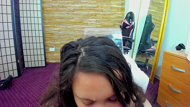 Snapshot of AishaRouhi chatting on 15, 12, 2025 AishaRouhi online show from 15, 12, 2025