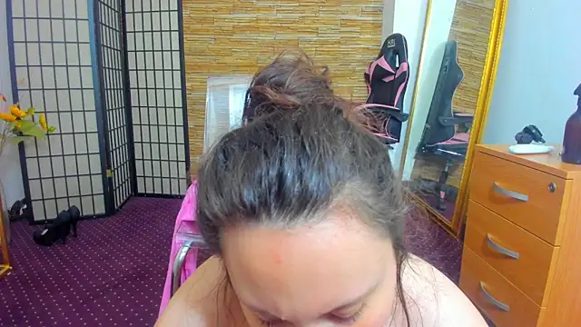 Snapshot of AishaRouhi chatting on 3, 3, 2026 AishaRouhi online show from 3, 3, 2026