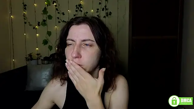 Muse kitty jenia online show from 15, 9, 2025