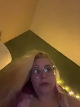 Snapshot of Lalalynn chatting on 22, 2, 2026 Lalalynn online show from 22, 2, 2026