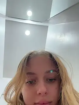 Snapshot of enjoy_my_beauty chatting on 12, 12, 2024 enjoy my beauty online show from 12, 12, 2024