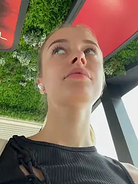 Snapshot of enjoy_my_beauty chatting on 13, 1, 2025 enjoy my beauty online show from 13, 1, 2025