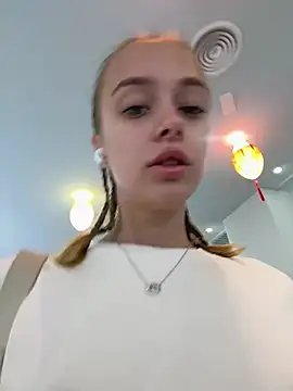 Snapshot of enjoy_my_beauty chatting on 23, 1, 2025 enjoy my beauty online show from 23, 1, 2025