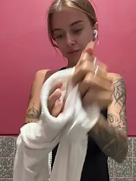 Snapshot of enjoy_my_beauty chatting on 31, 1, 2025 enjoy my beauty online show from 31, 1, 2025