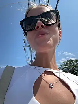 Snapshot of enjoy_my_beauty chatting on 7, 2, 2025 enjoy my beauty online show from 7, 2, 2025