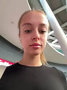 Snapshot of enjoy_my_beauty chatting on 7, 3, 2025 enjoy my beauty online show from 7, 3, 2025