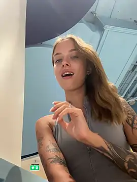 Snapshot of enjoy_my_beauty chatting on 17, 3, 2025 enjoy my beauty online show from 17, 3, 2025