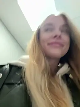 Snapshot of enjoy_my_beauty chatting on 15, 10, 2025 enjoy my beauty online show from 15, 10, 2025