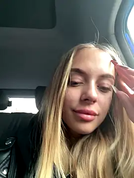 Snapshot of enjoy_my_beauty chatting on 28, 10, 2025 enjoy my beauty online show from 28, 10, 2025