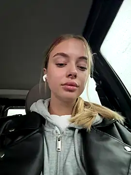 Snapshot of enjoy_my_beauty chatting on 31, 10, 2025 enjoy my beauty online show from 31, 10, 2025