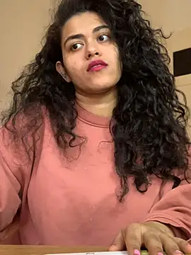 Snapshot of Curvydesifromgermany chatting on 10, 12, 2024 Curvydesifromgermany online show from 10, 12, 2024