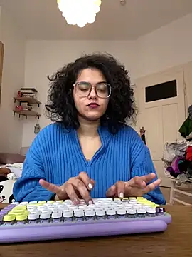 Snapshot of Curvydesifromgermany chatting on 28, 1, 2025 Curvydesifromgermany online show from 28, 1, 2025