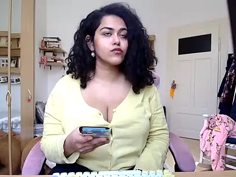 Curvydesifromgermany online show from 2, 3, 2026