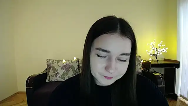 Snapshot of Pretty_shy chatting on 4, 2, 2025 Pretty shy online show from 4, 2, 2025