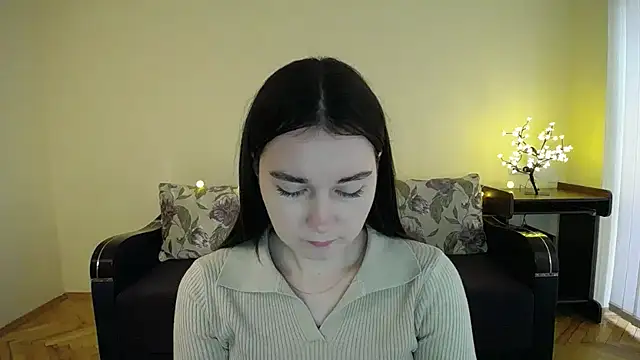 Snapshot of Pretty_shy chatting on 8, 2, 2025 Pretty shy online show from 8, 2, 2025