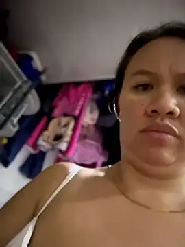 Snapshot of Emiily_lee chatting on 25, 6, 2026 Emiily lee online show from 25, 6, 2026