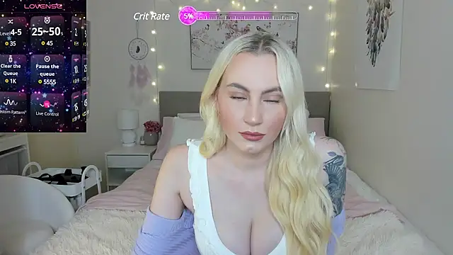 lunaraeXO online show from 20, 1, 2025