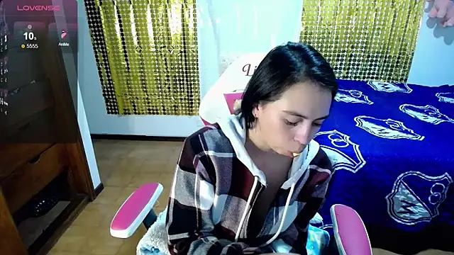 Snapshot of lika_joshua chatting on 8, 1, 2025 lika joshua online show from 8, 1, 2025