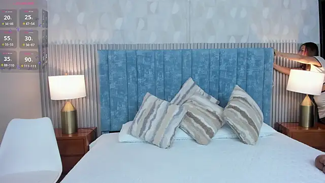 Ivi Akina online show from 4, 12, 2025