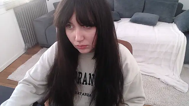 Lynylou online show from 2, 12, 2024