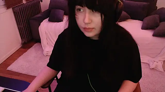 Lynylou online show from 26, 12, 2024