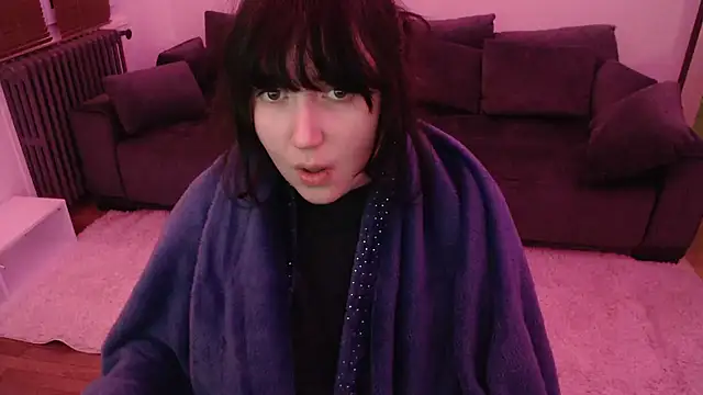 Lynylou online show from 12, 1, 2025