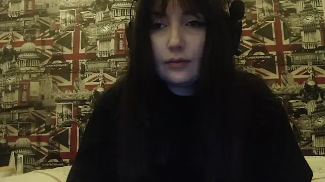 Lynylou online show from 12, 2, 2026