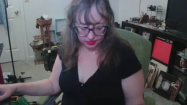 Snapshot of LilyLuscious chatting on 18, 10, 2025 LilyLuscious online show from 18, 10, 2025