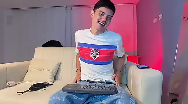 Snapshot of bastia_noooo chatting on 12, 12, 2024 bastia noooo online show from 12, 12, 2024