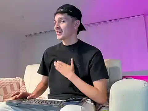 Snapshot of bastia_noooo chatting on 13, 1, 2025 bastia noooo online show from 13, 1, 2025