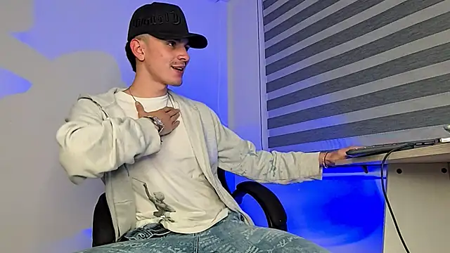 Snapshot of bastia_noooo chatting on 11, 9, 2025 bastia noooo online show from 11, 9, 2025