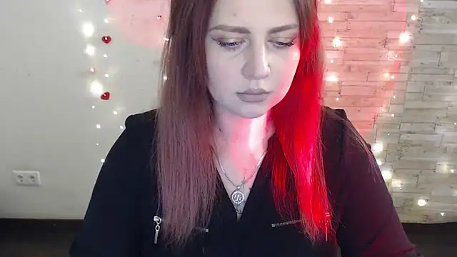 Lizzy Love online show from 4, 2, 2025